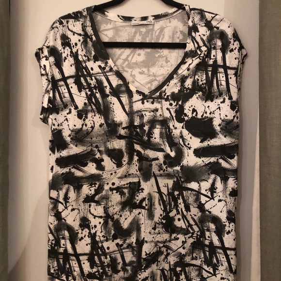 ❌SOLD❌ EUC Zara White Black Print V-Neck Short Sleeve T-Shirt Top Size Medium - Picture 7 of 10